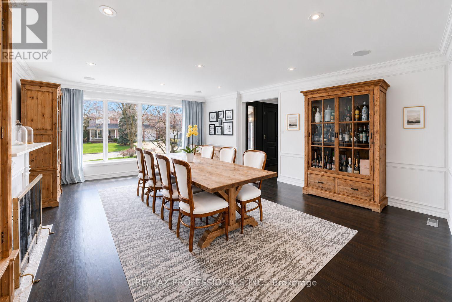52 COURTSFIELD CRESCENT - 7