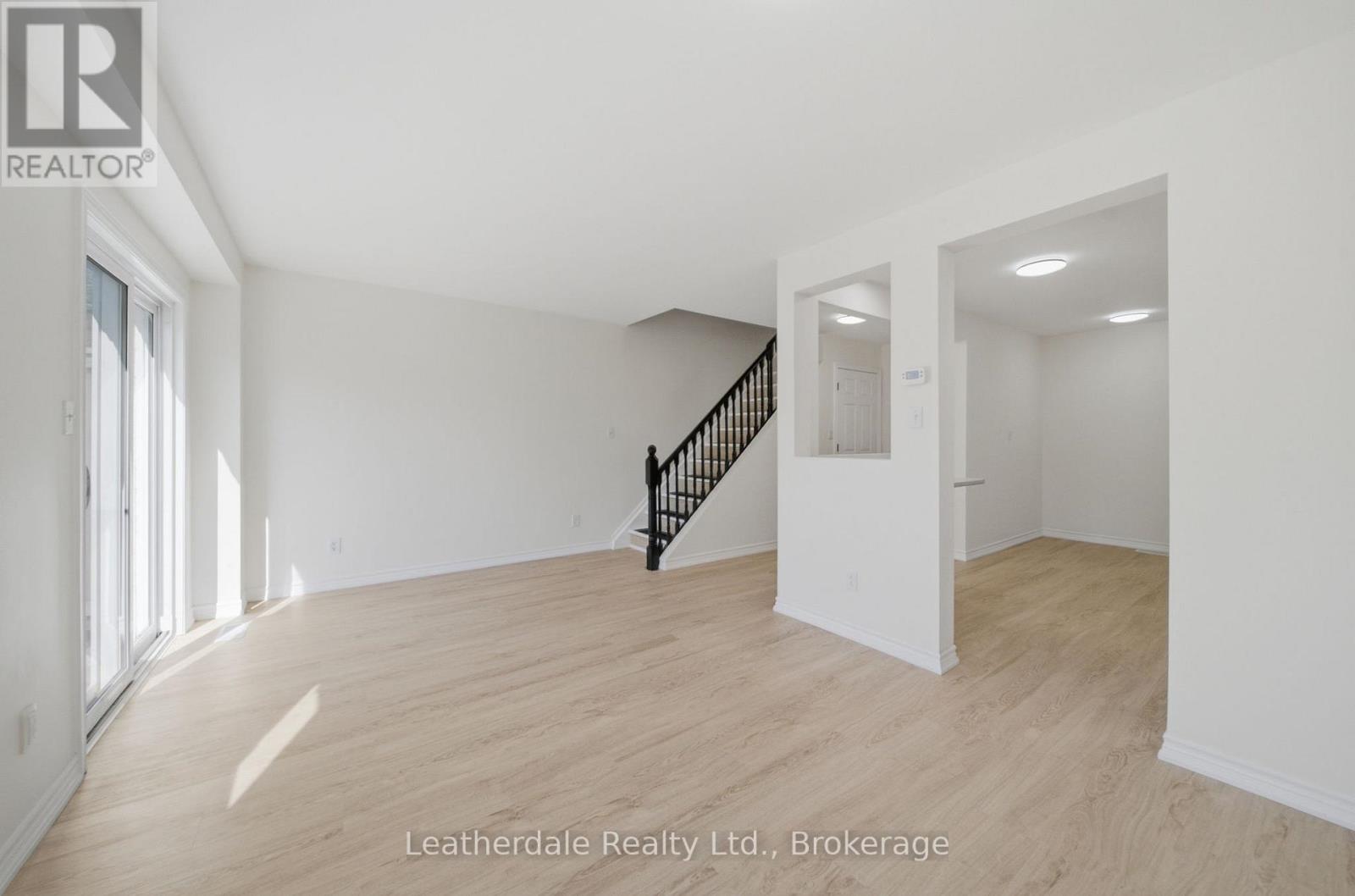#21 325 WEST STREET N - 10