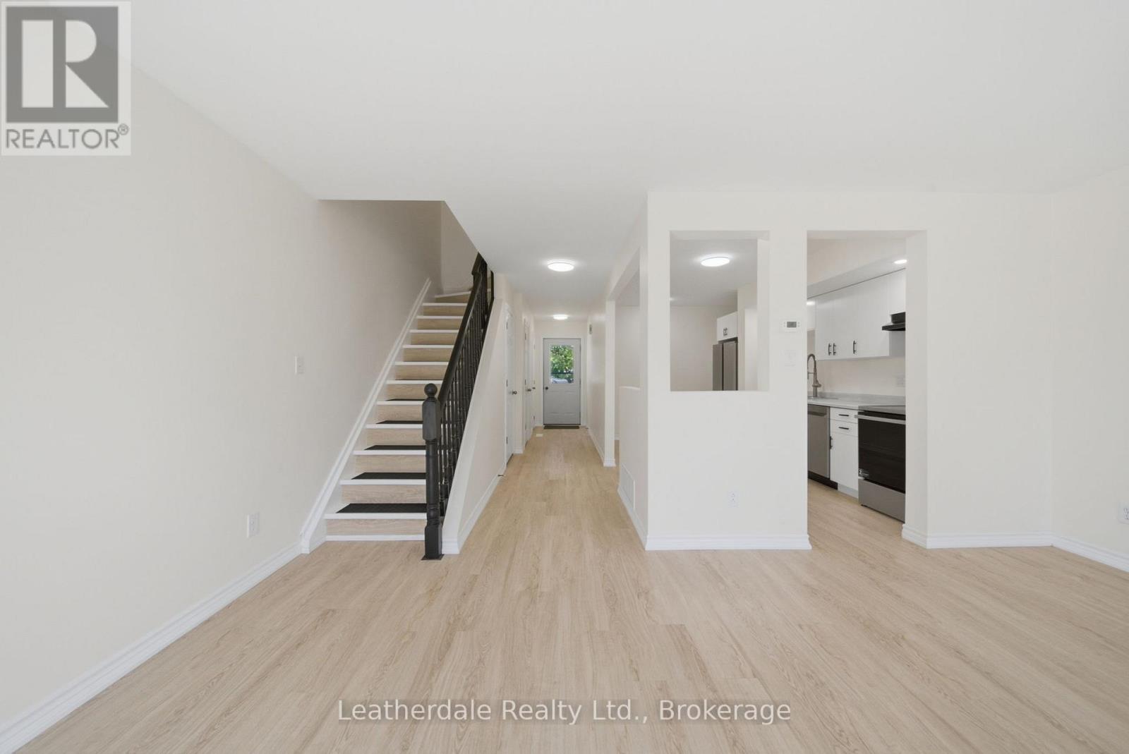 #21 325 WEST STREET N - 11