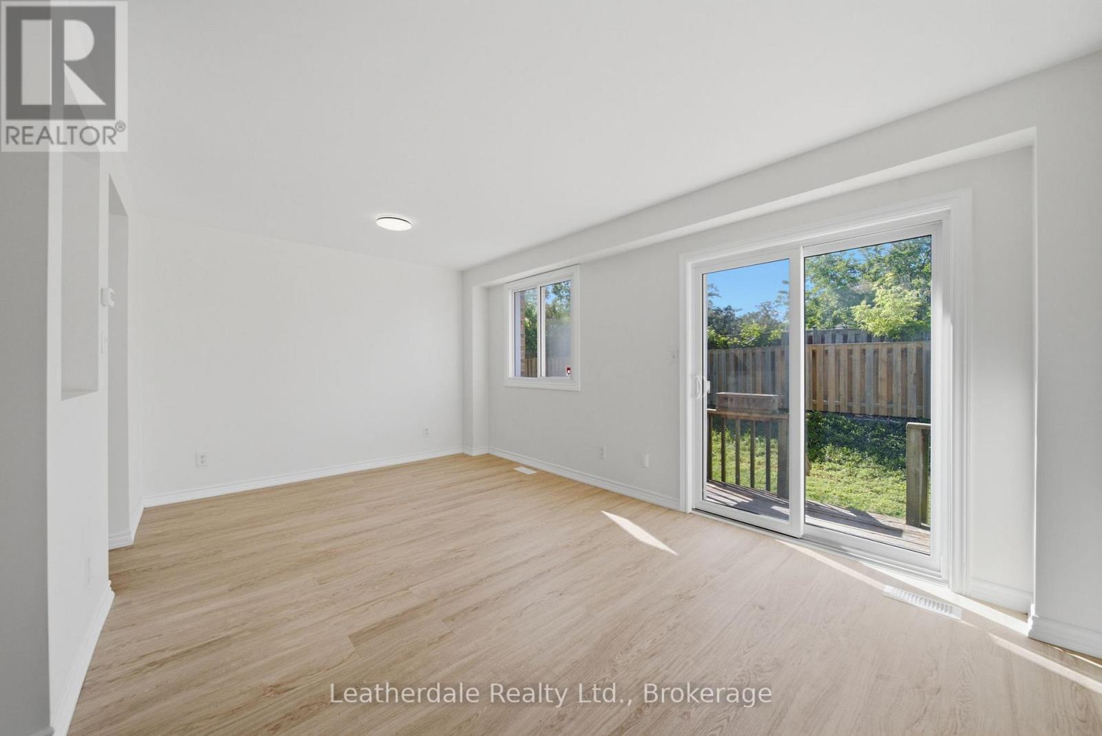 #21 325 WEST STREET N - 14