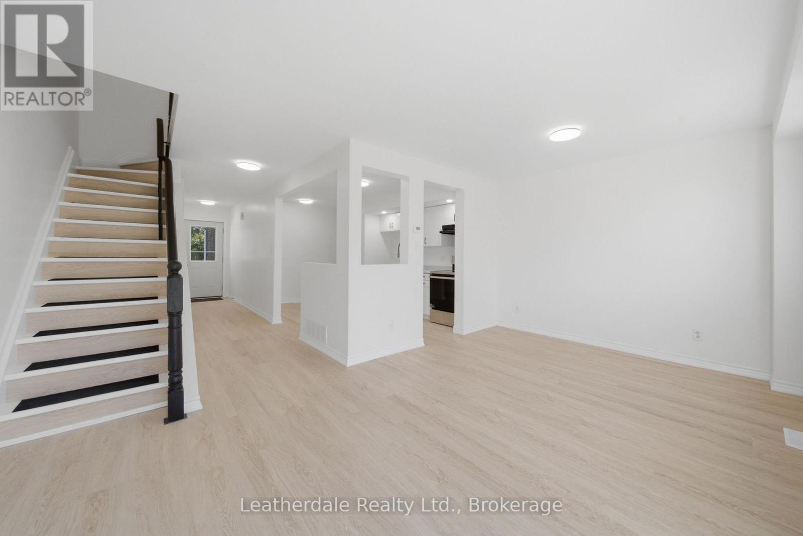 #21 325 WEST STREET N - 15