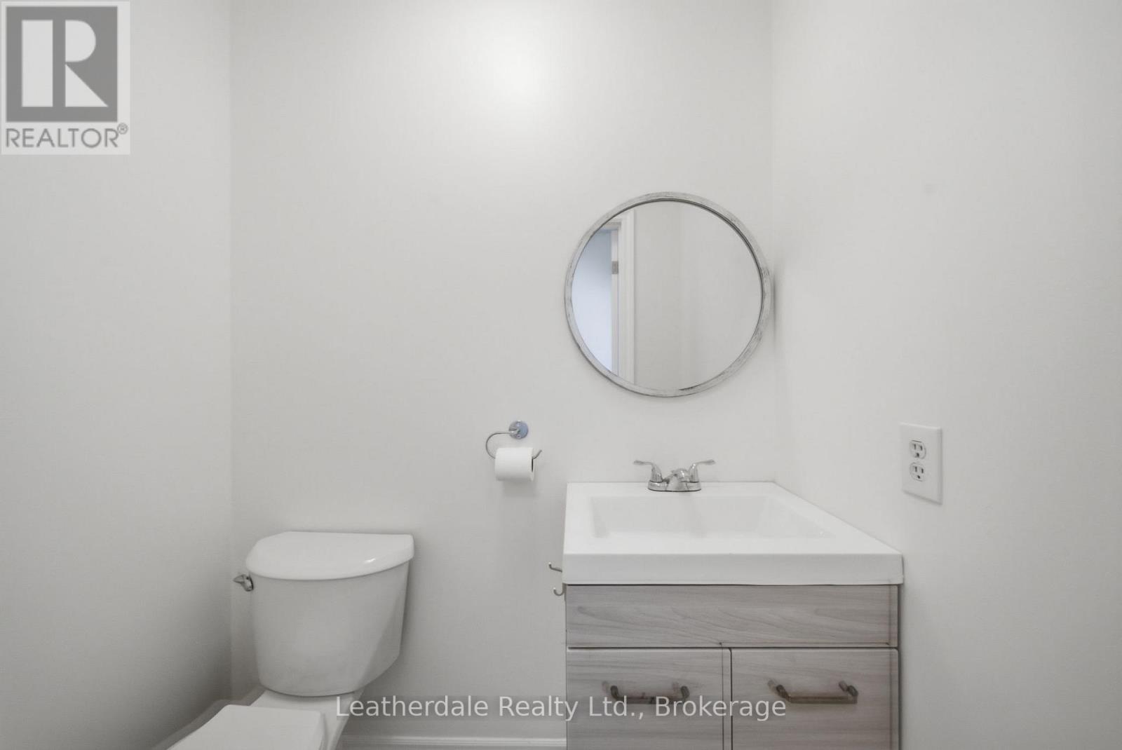 #21 325 WEST STREET N - 16