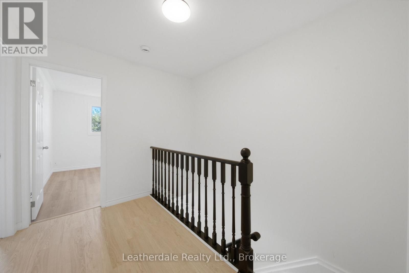 #21 325 WEST STREET N - 18