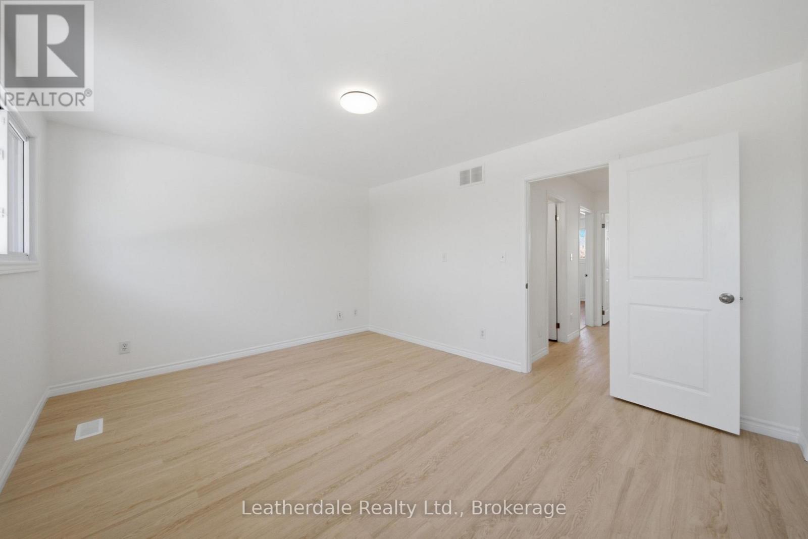 #21 325 WEST STREET N - 19