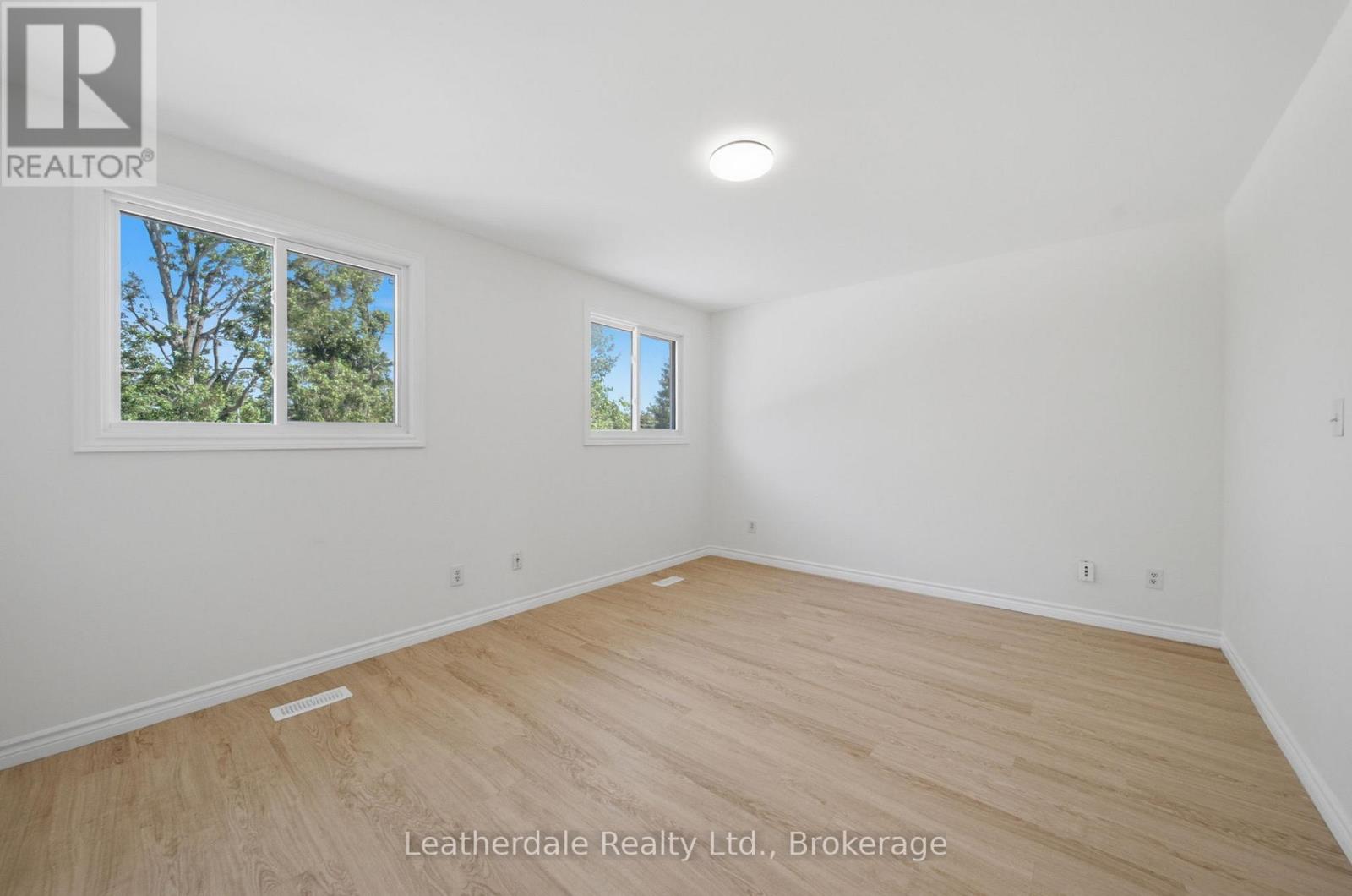 #21 325 WEST STREET N - 22