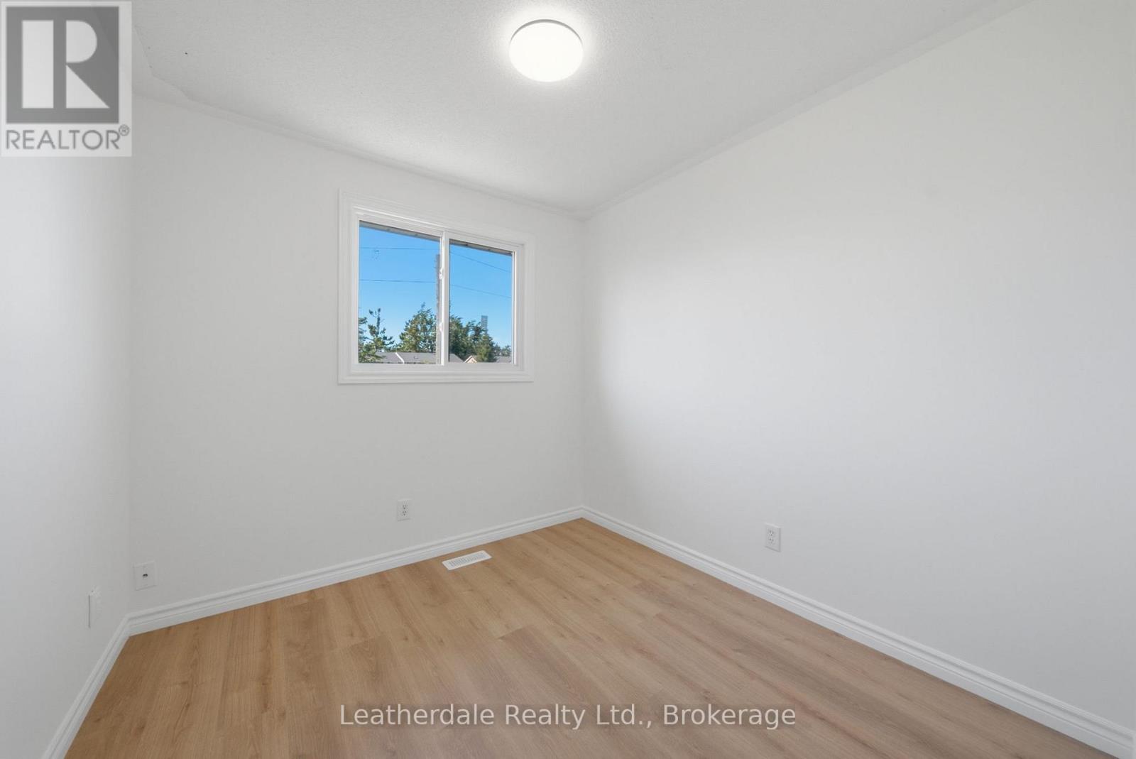 #21 325 WEST STREET N - 24
