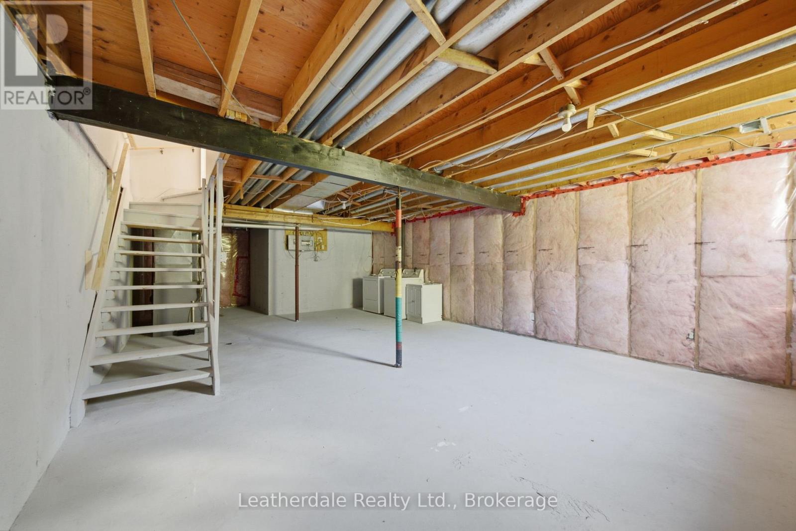 #21 325 WEST STREET N - 27