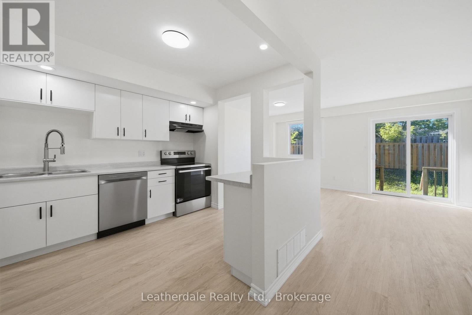 #21 325 WEST STREET N - 4