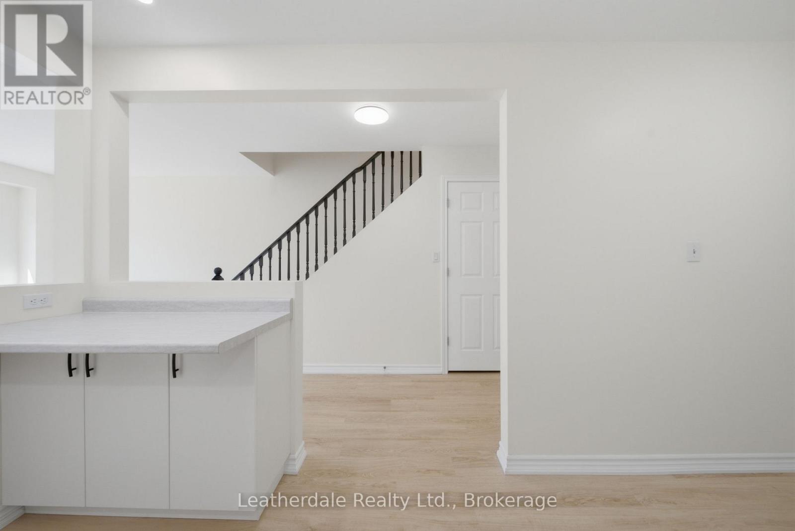 #21 325 WEST STREET N - 9
