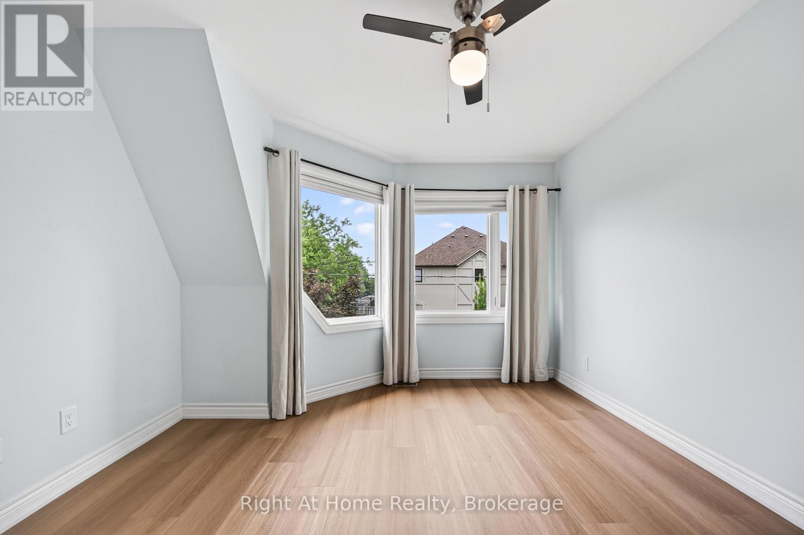 109 BRANT STREET - 38