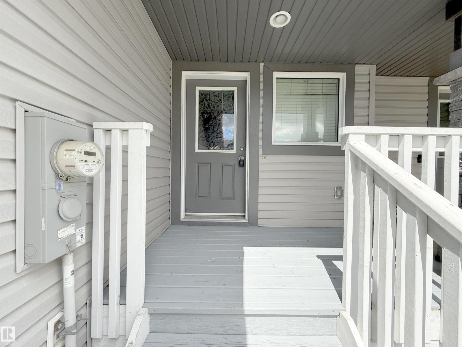 3044 16 AV NW — photo 9
