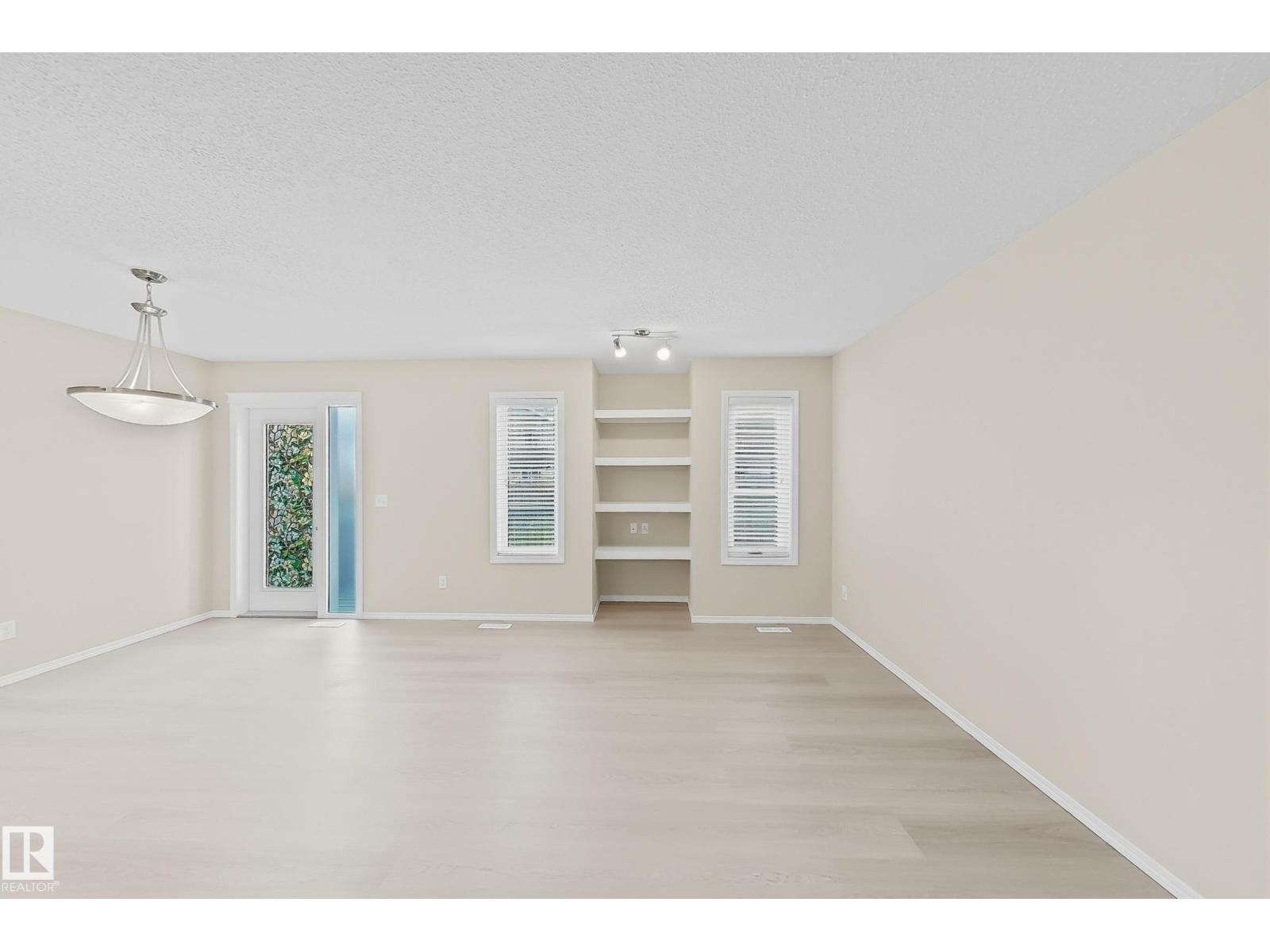 3044 16 AV NW — photo 12