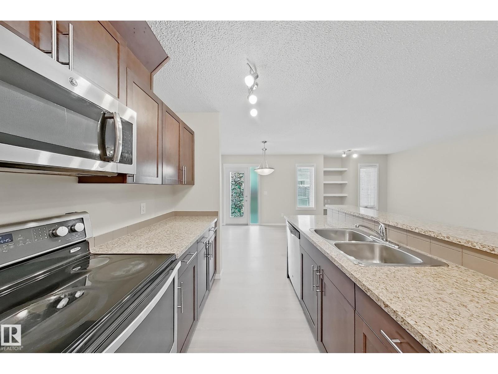 3044 16 AV NW — photo 14
