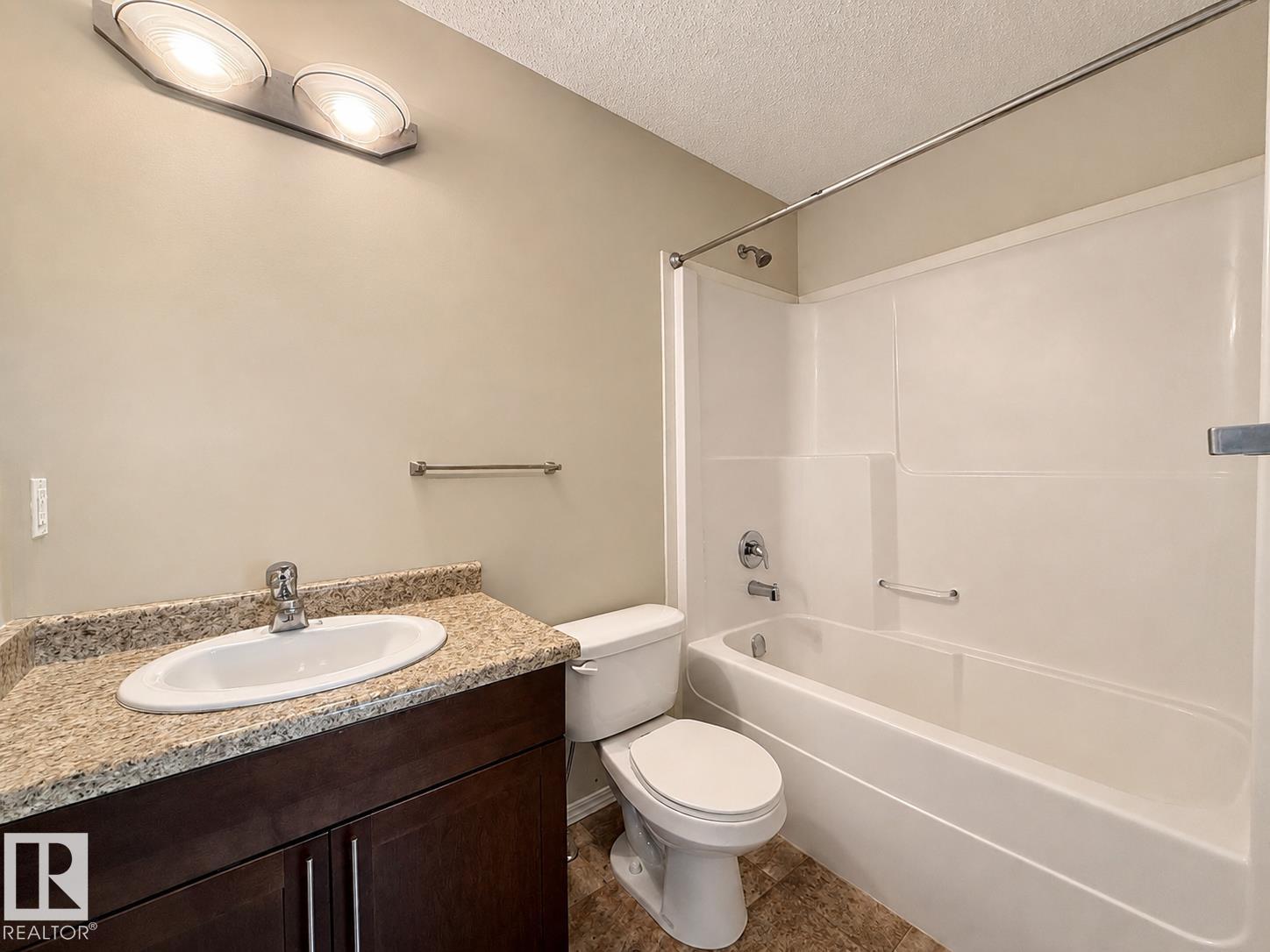 3044 16 AV NW — photo 33