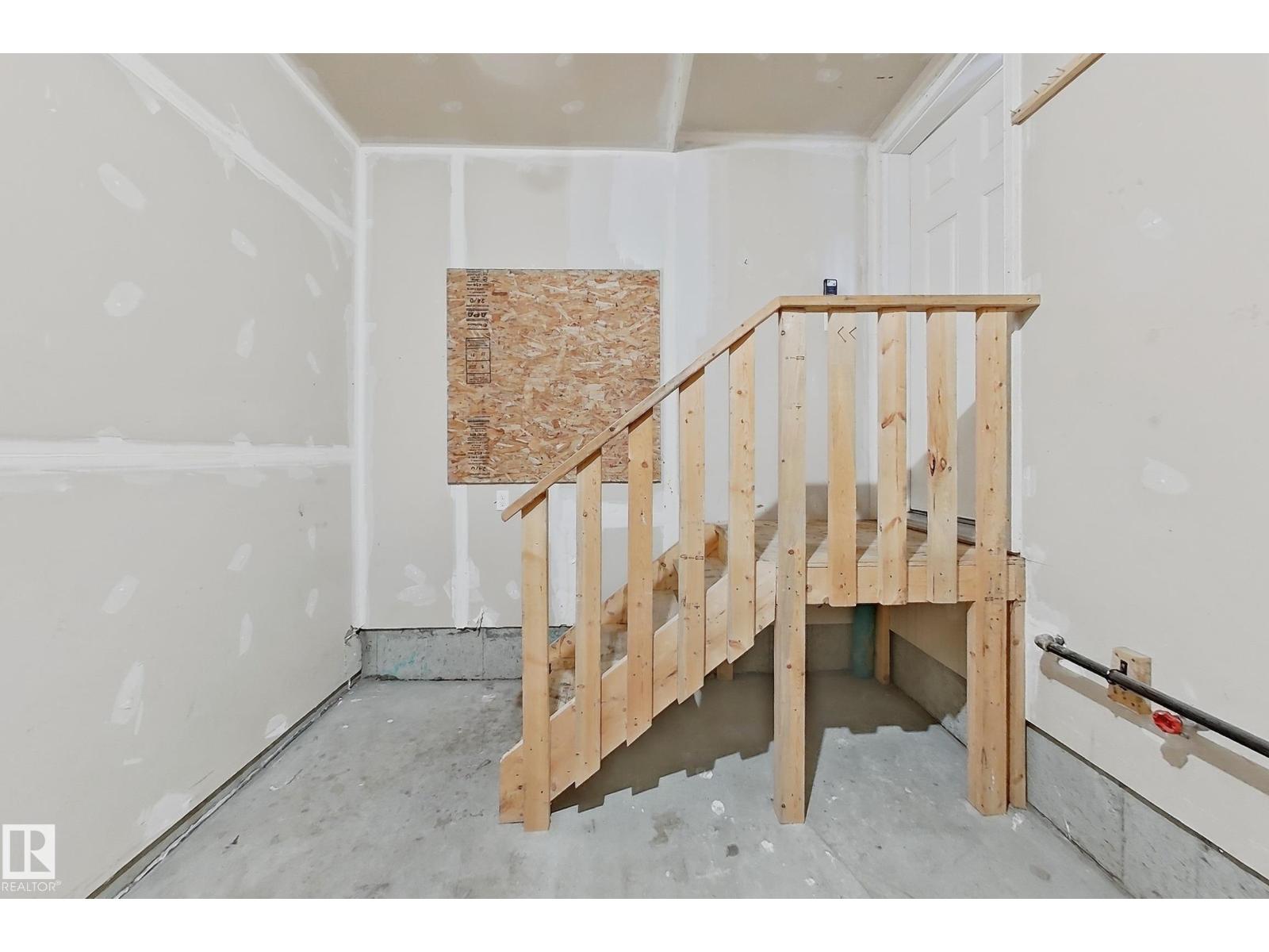 3044 16 AV NW — photo 34