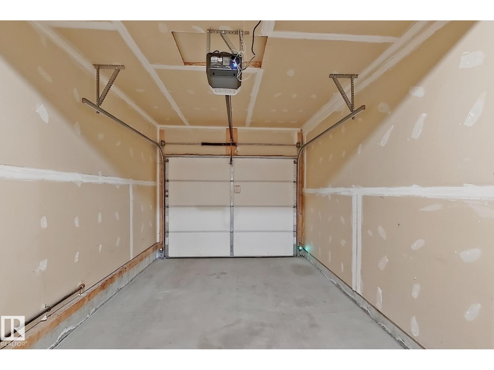 3044 16 AV NW — photo 38