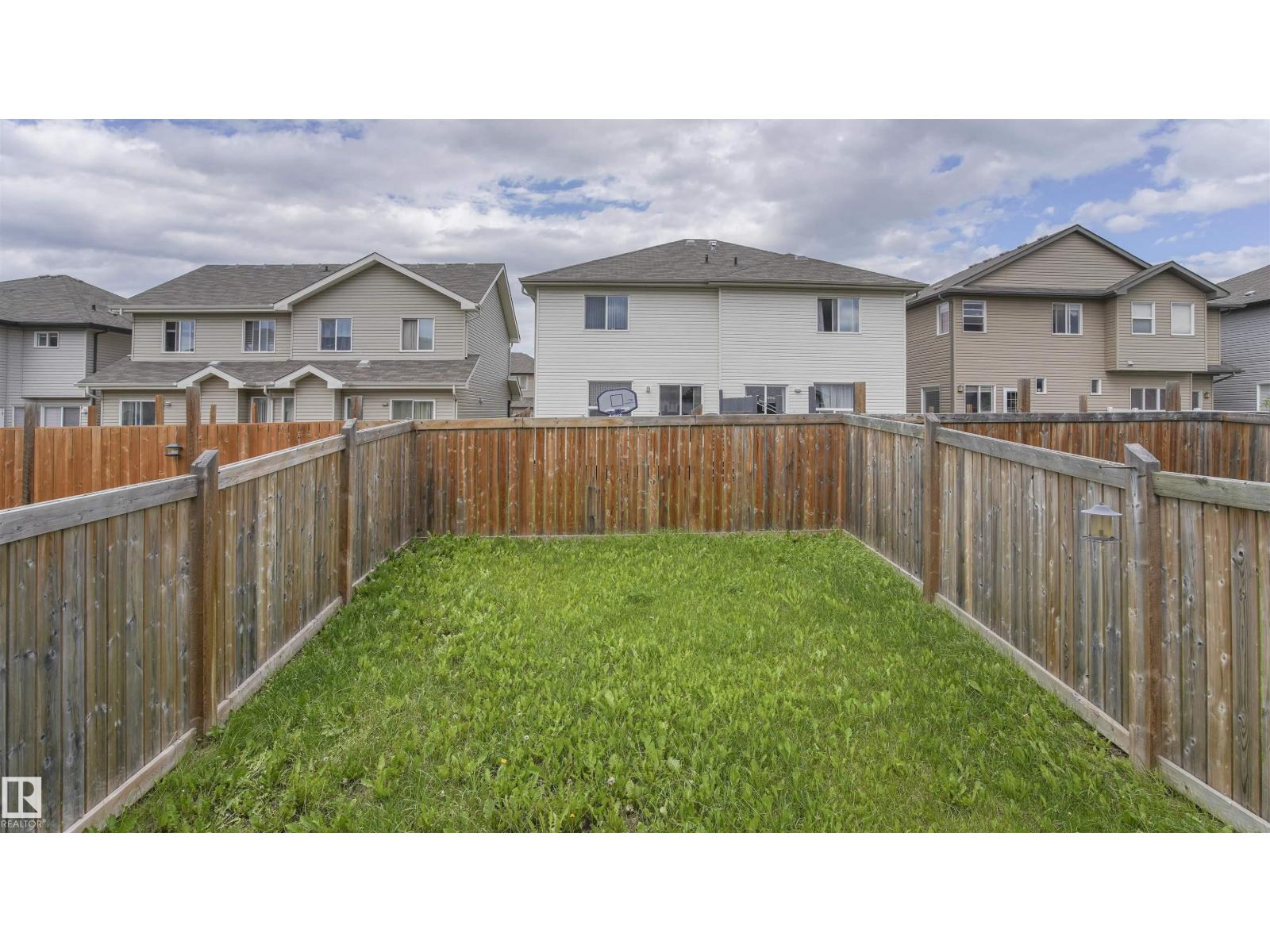 3044 16 AV NW — photo 6