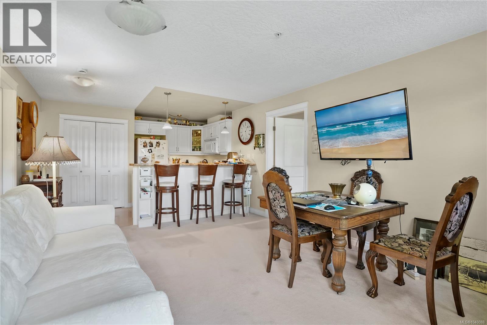 #204 4536 Viewmont Ave - 10
