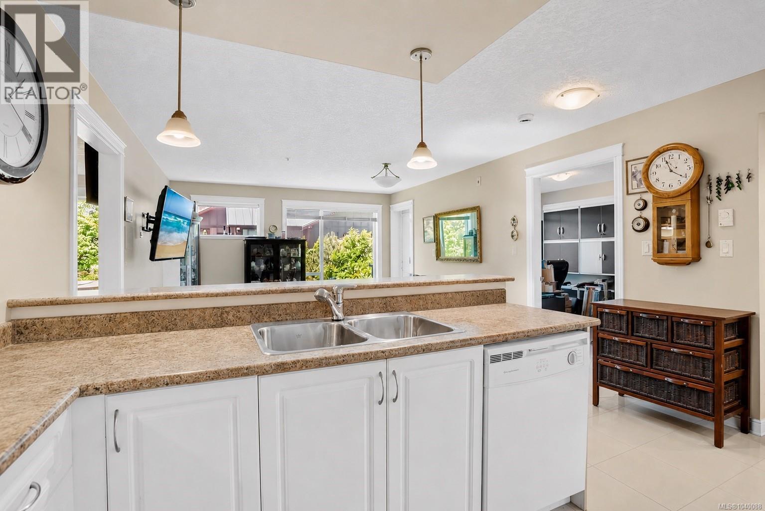 #204 4536 Viewmont Ave - 5