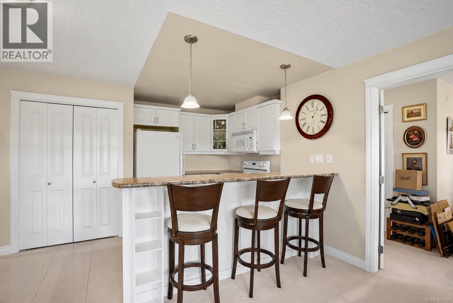 #204 4536 Viewmont Ave - 6