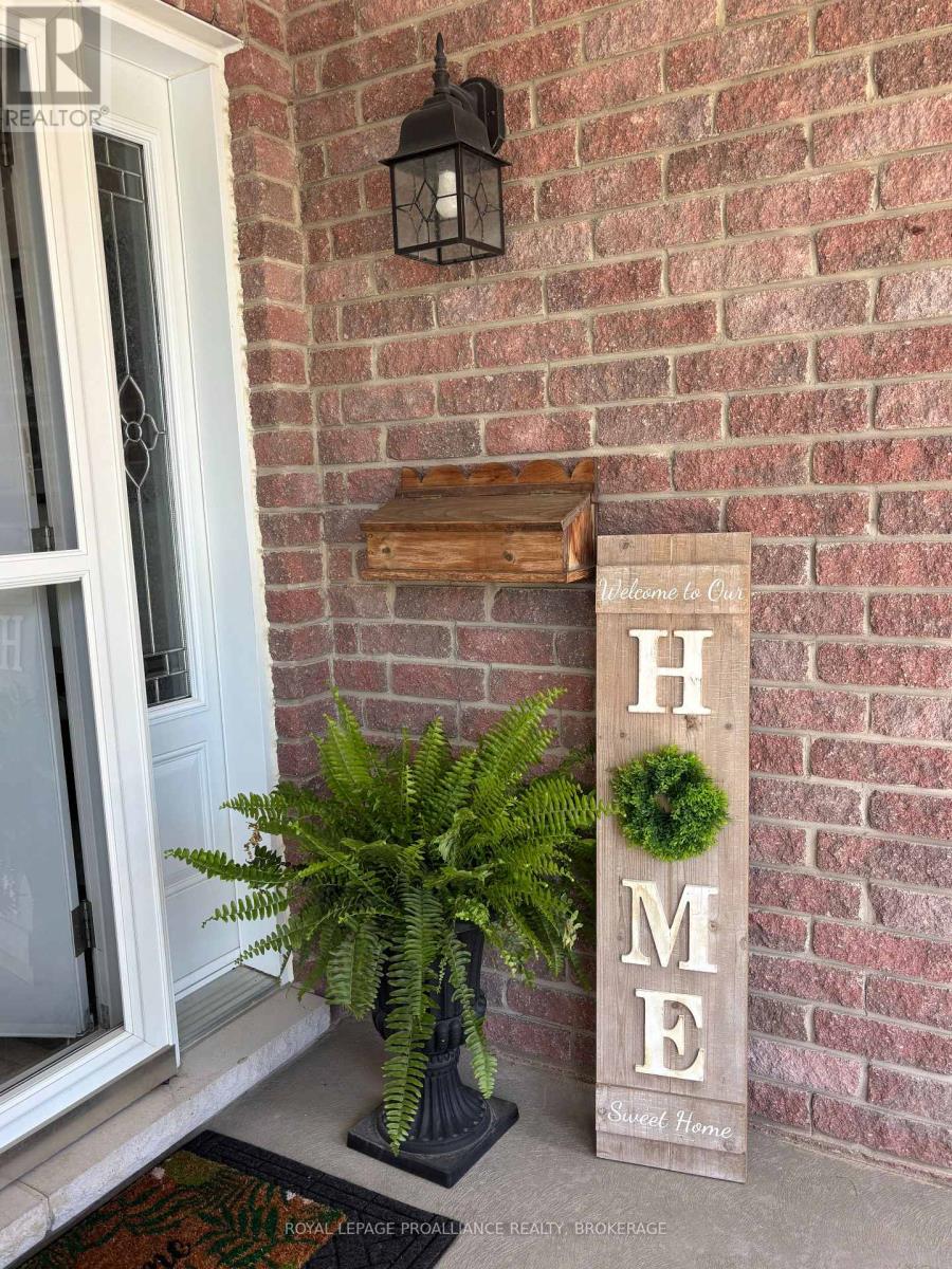 1094 CROSSFIELD AVENUE - 5