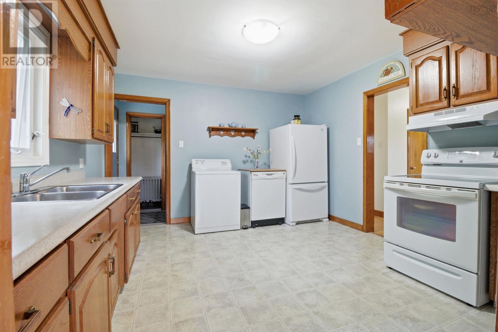 512 Windsor Junction Road - 11