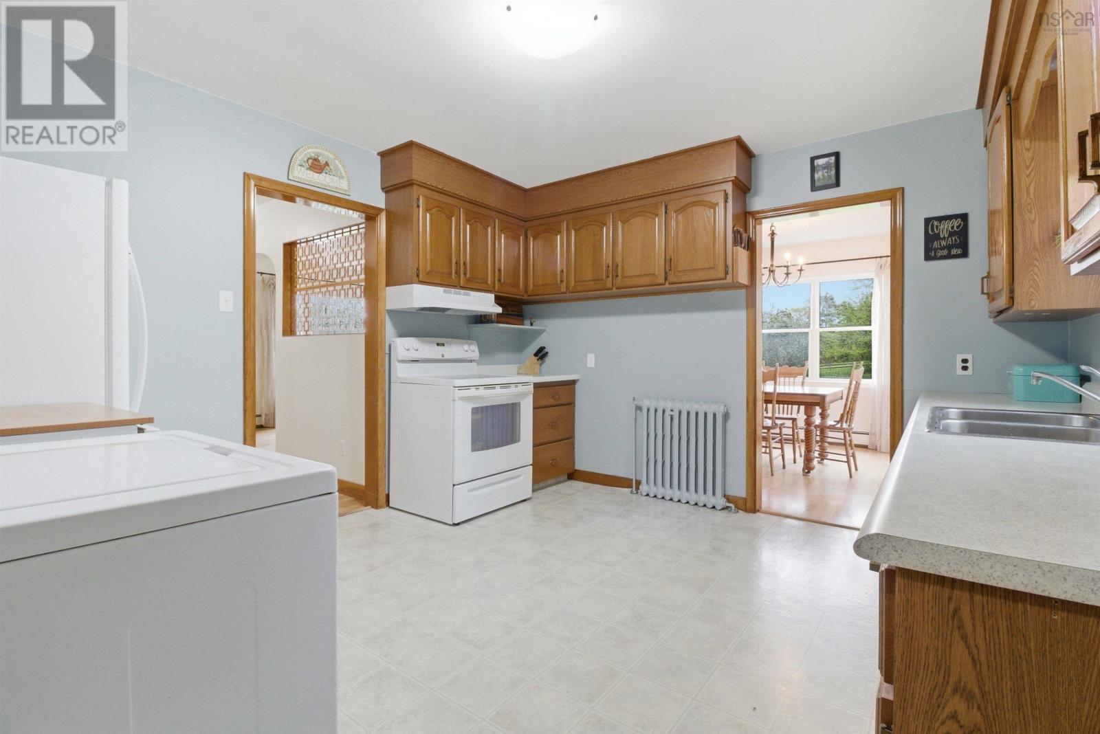 512 Windsor Junction Road - 13