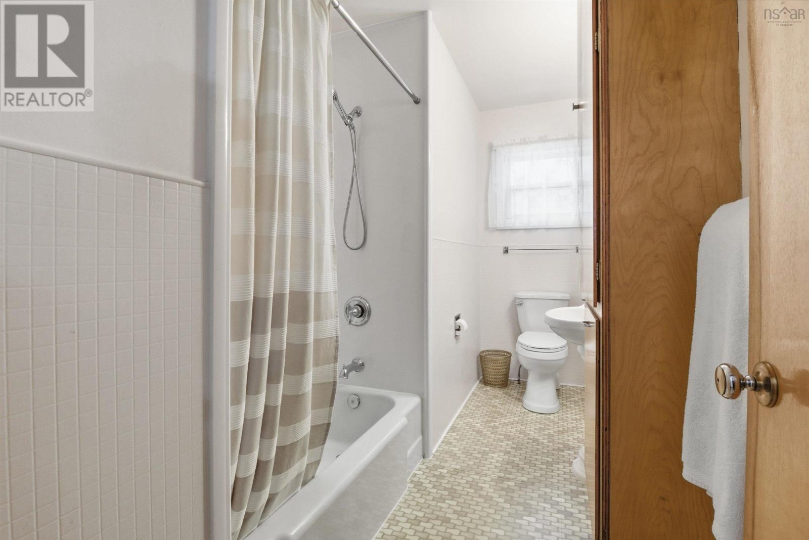 512 Windsor Junction Road - 18