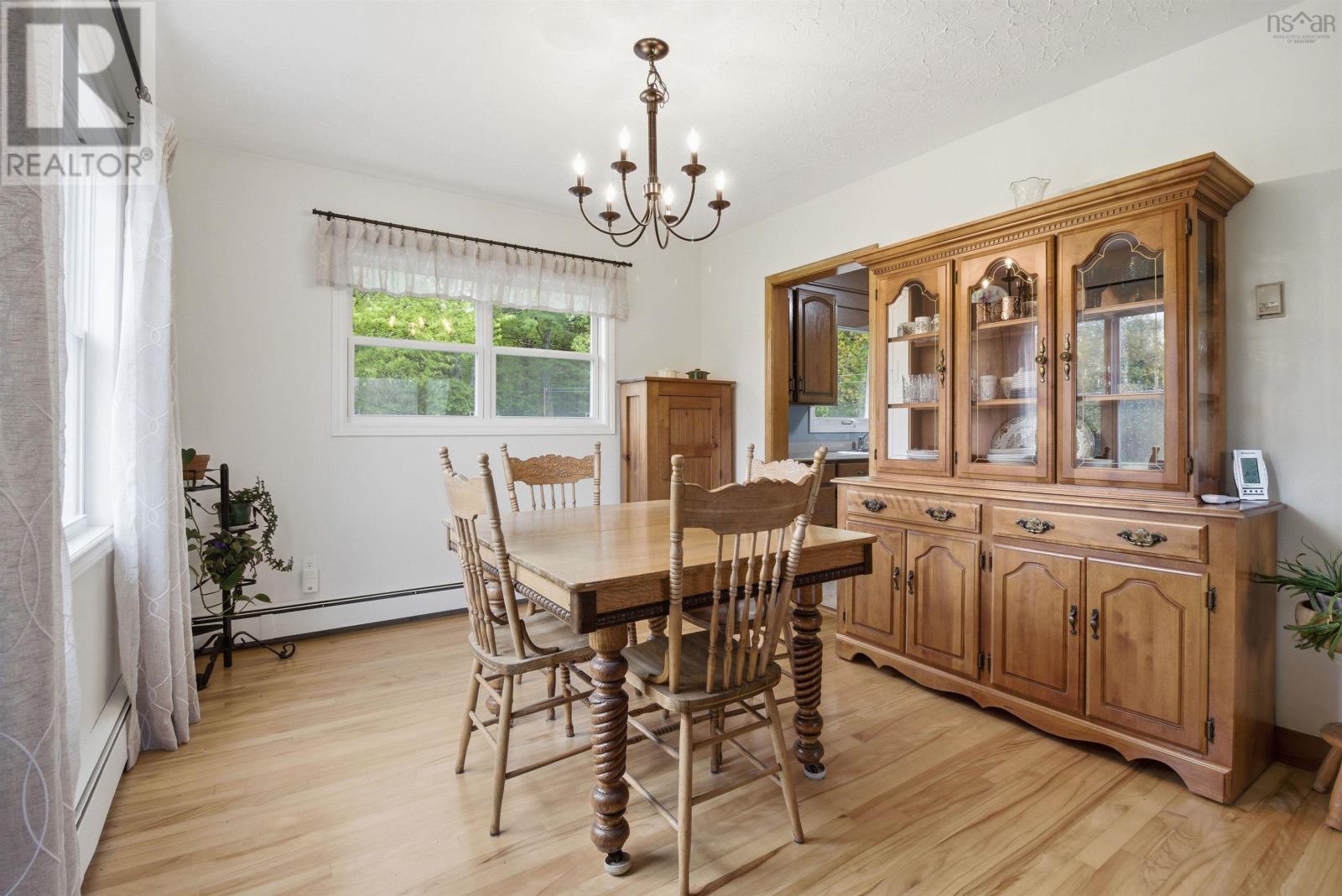 512 Windsor Junction Road - 16