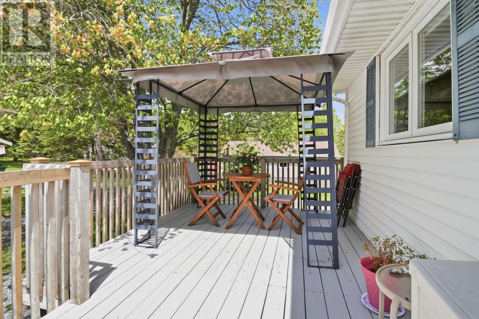 512 Windsor Junction Road - 32