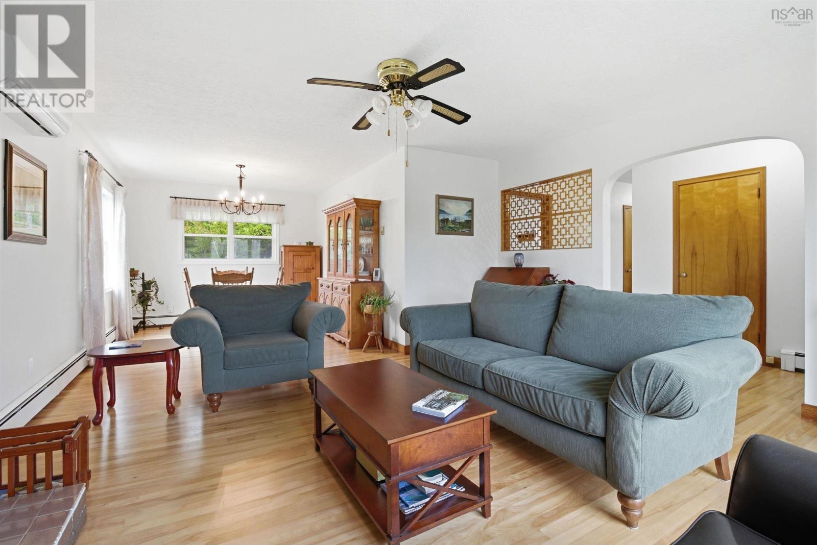 512 Windsor Junction Road - 10