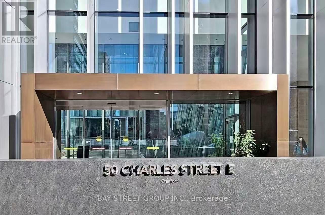 #902 50 CHARLES STREET E - 1