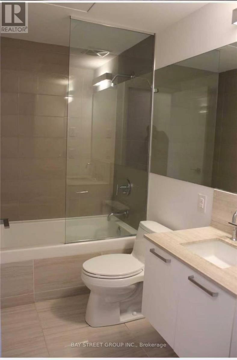 #902 50 CHARLES STREET E - 10