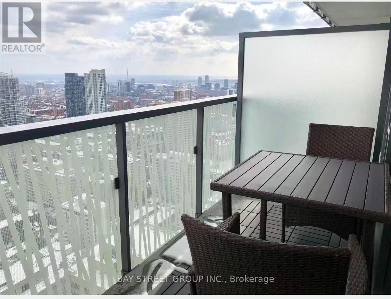 #902 50 CHARLES STREET E - 11