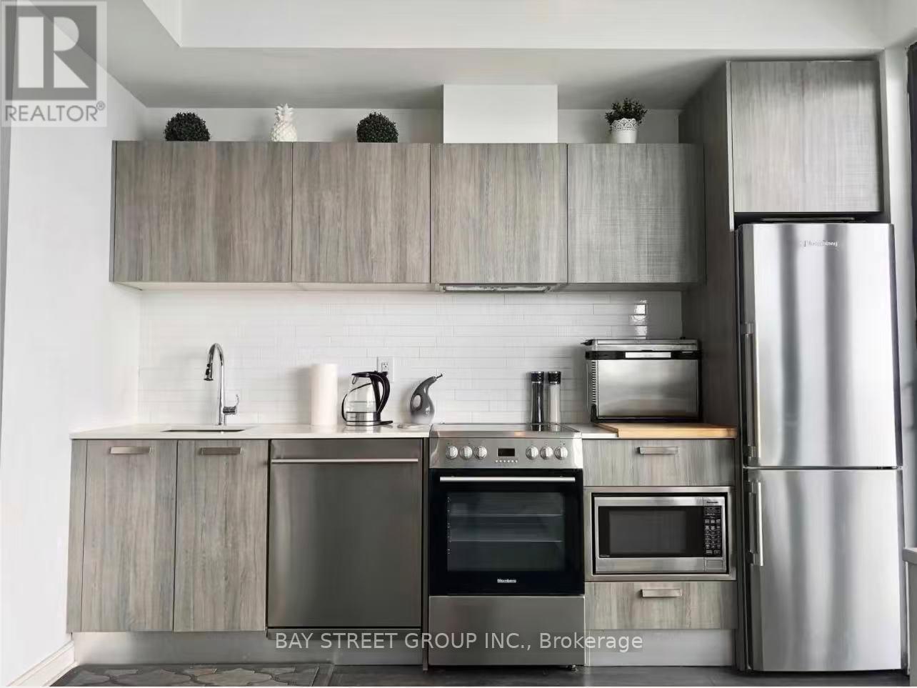 #902 50 CHARLES STREET E - 7