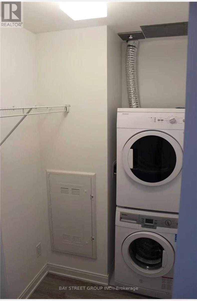 #902 50 CHARLES STREET E - 9