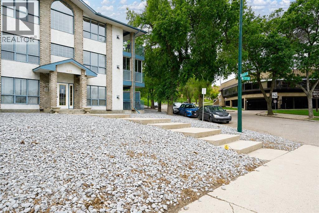 #4 407 Macleod Trail SE - 2