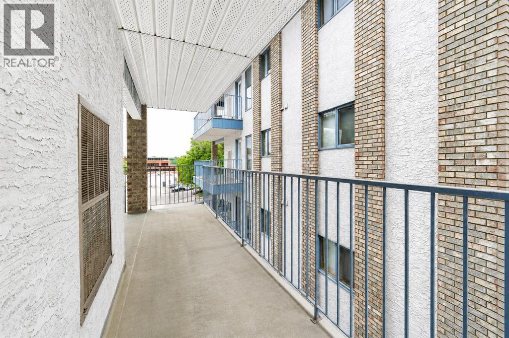 #4 407 Macleod Trail SE - 26