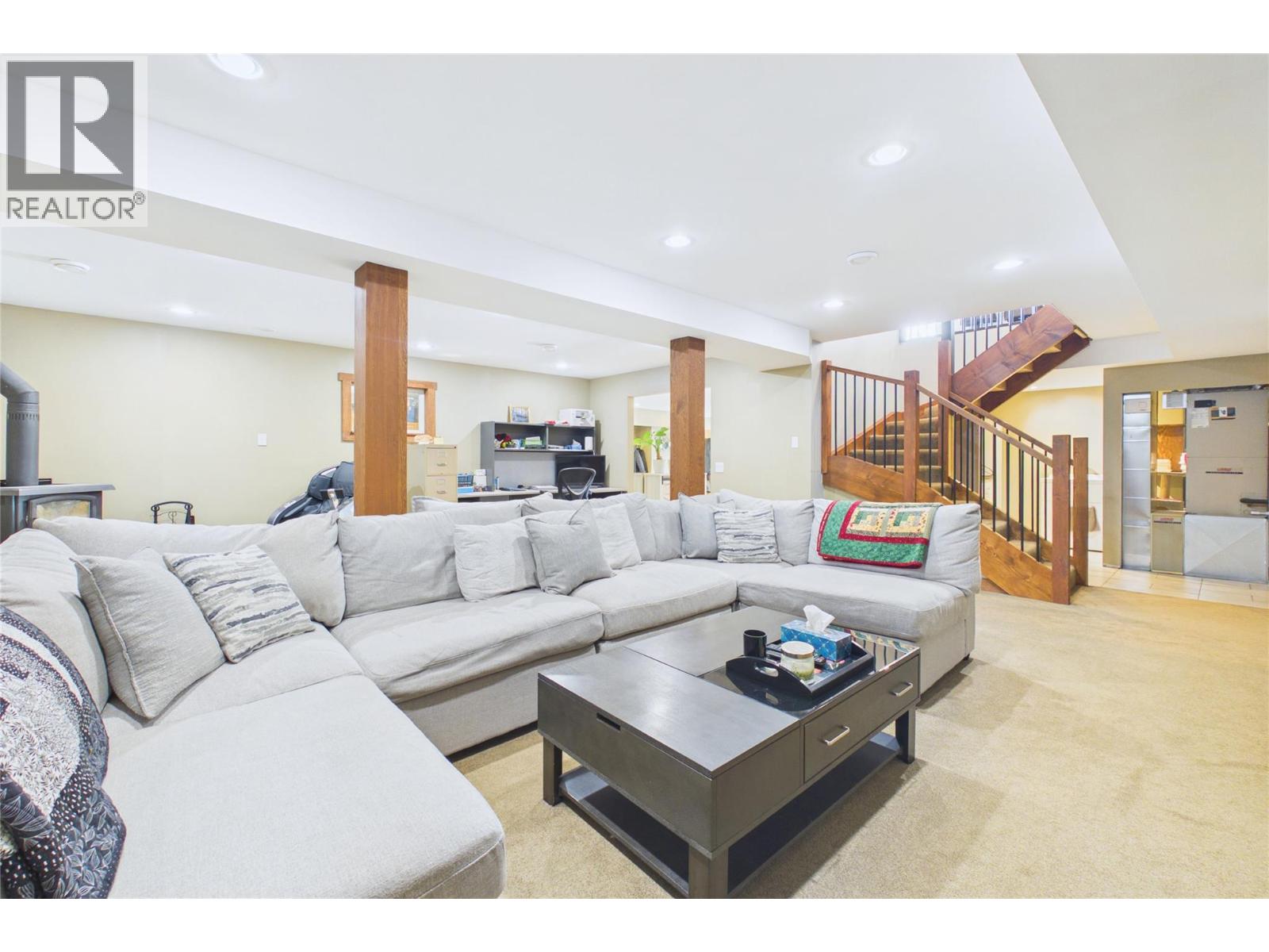 6210 33 Highway E - 54