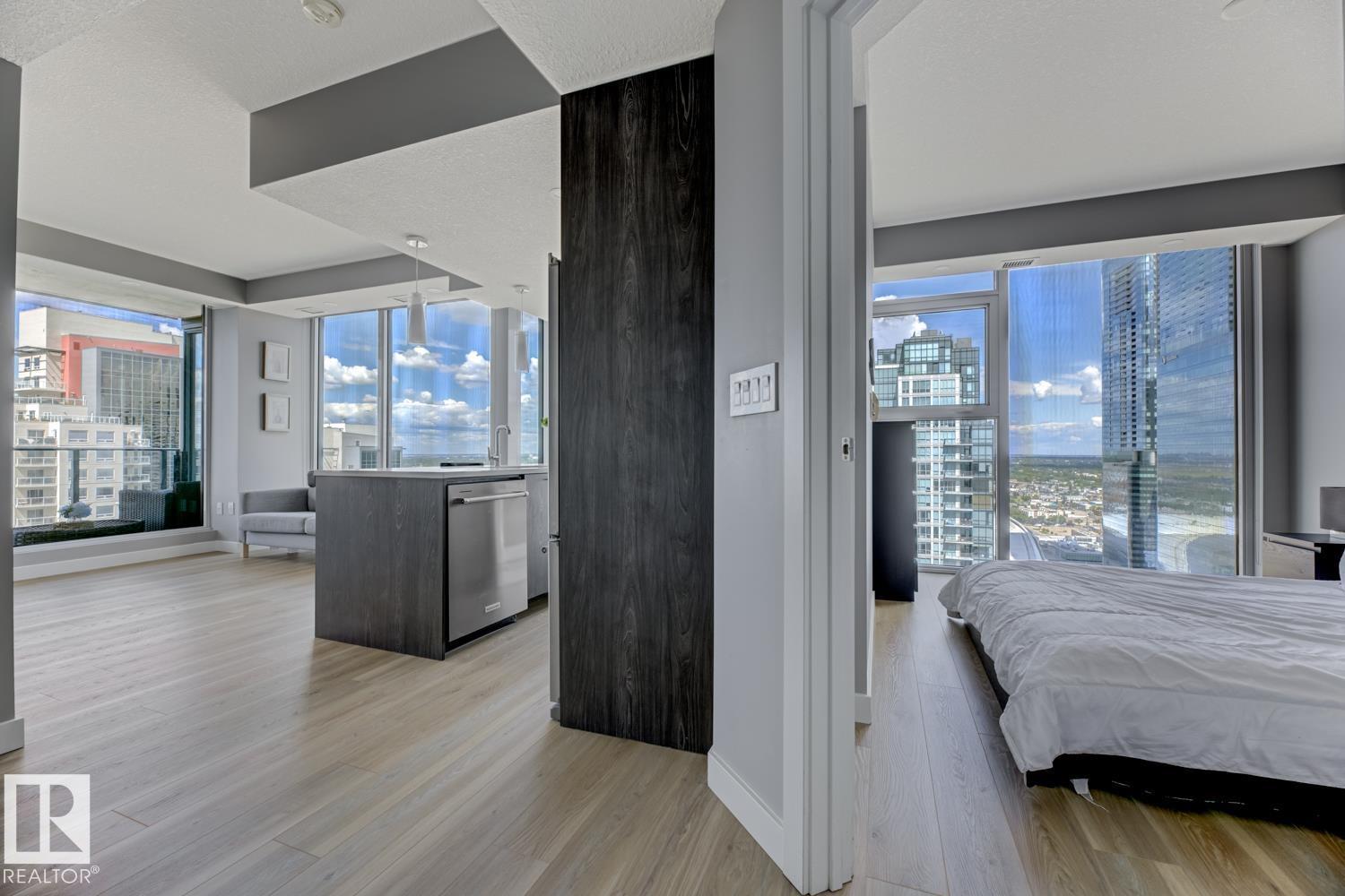 #2902 10180 103 ST NW - 18