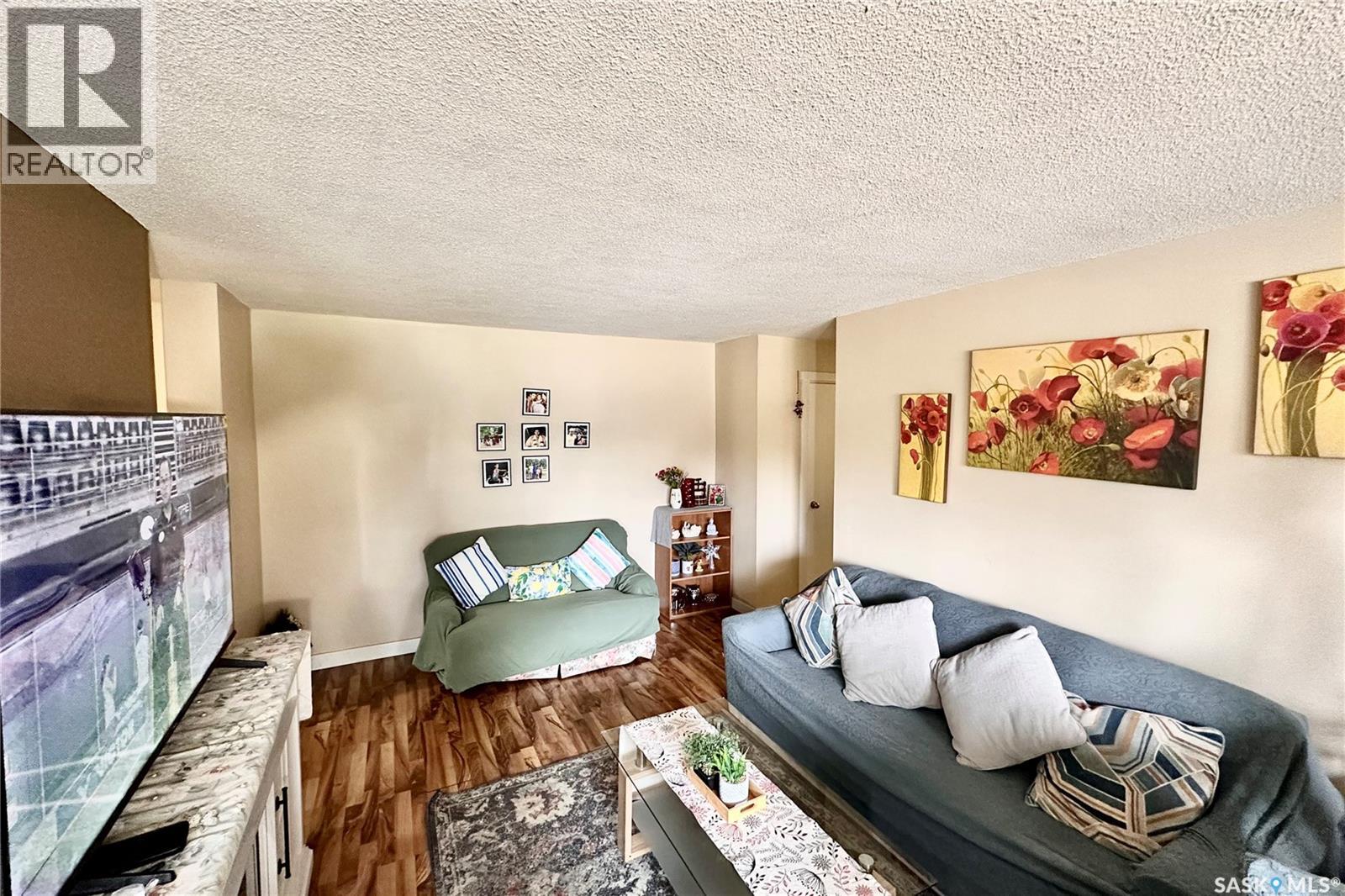 #14 208 Lindsay PLACE - 27