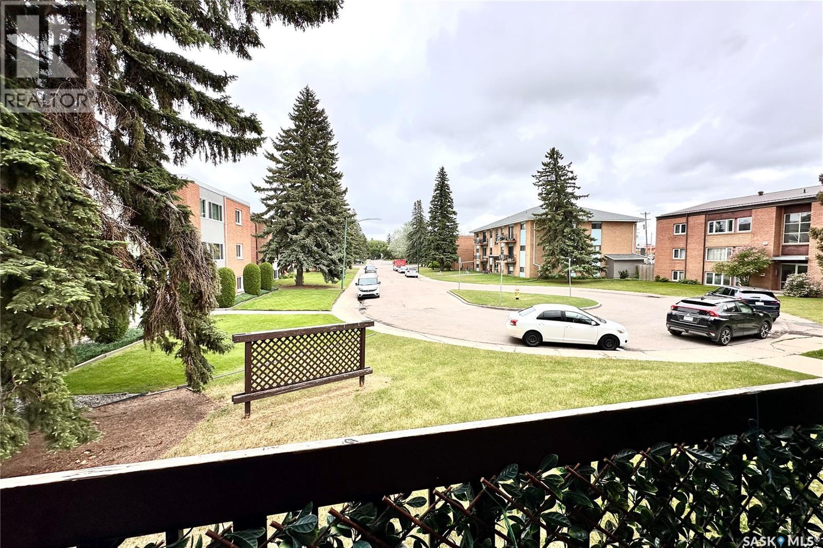 #14 208 Lindsay PLACE - 32