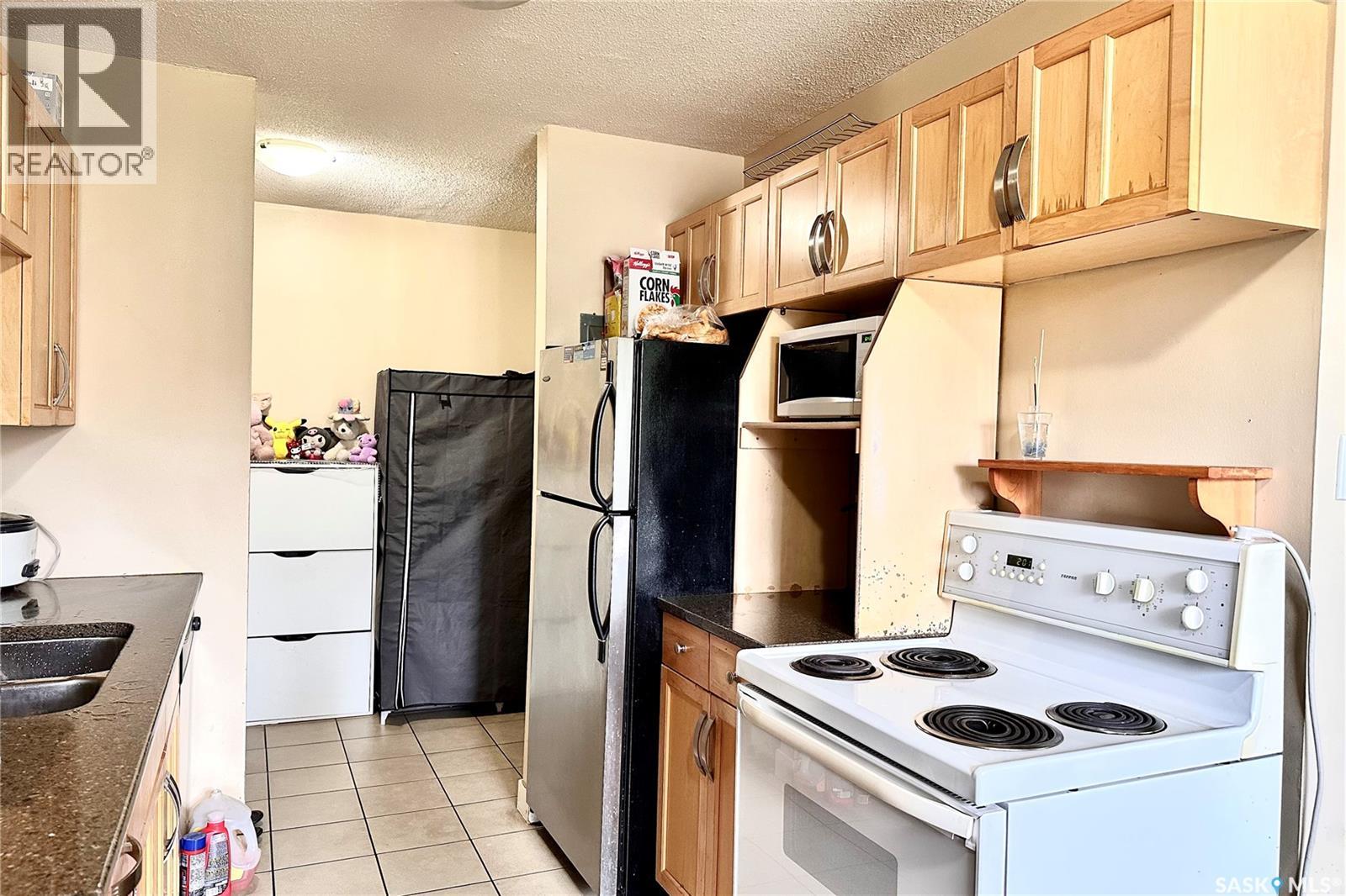 #14 208 Lindsay PLACE - 34