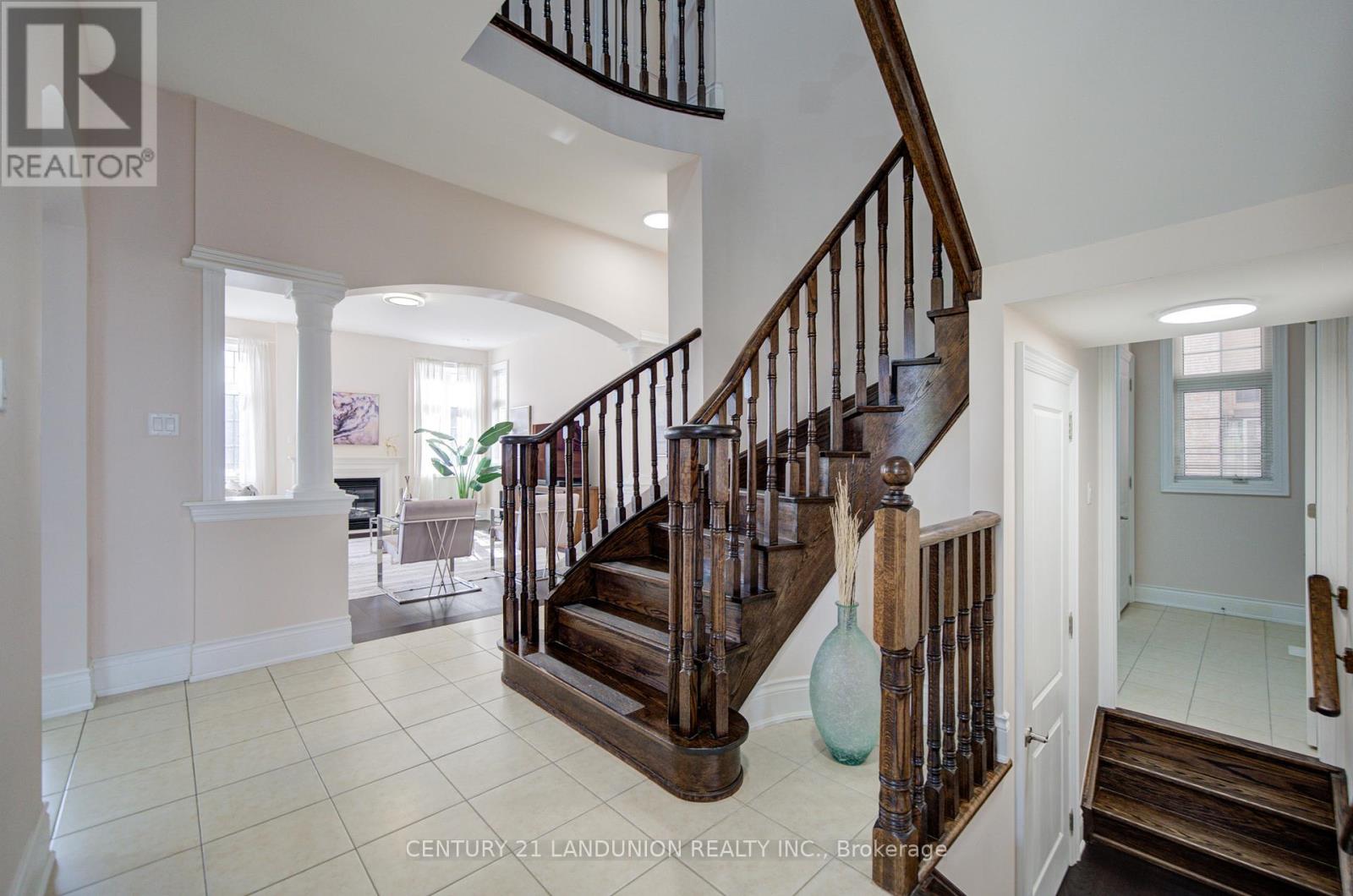 101 SILVER STERLING CRESCENT - 11