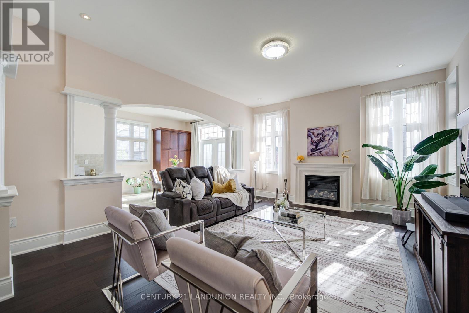 101 SILVER STERLING CRESCENT - 13