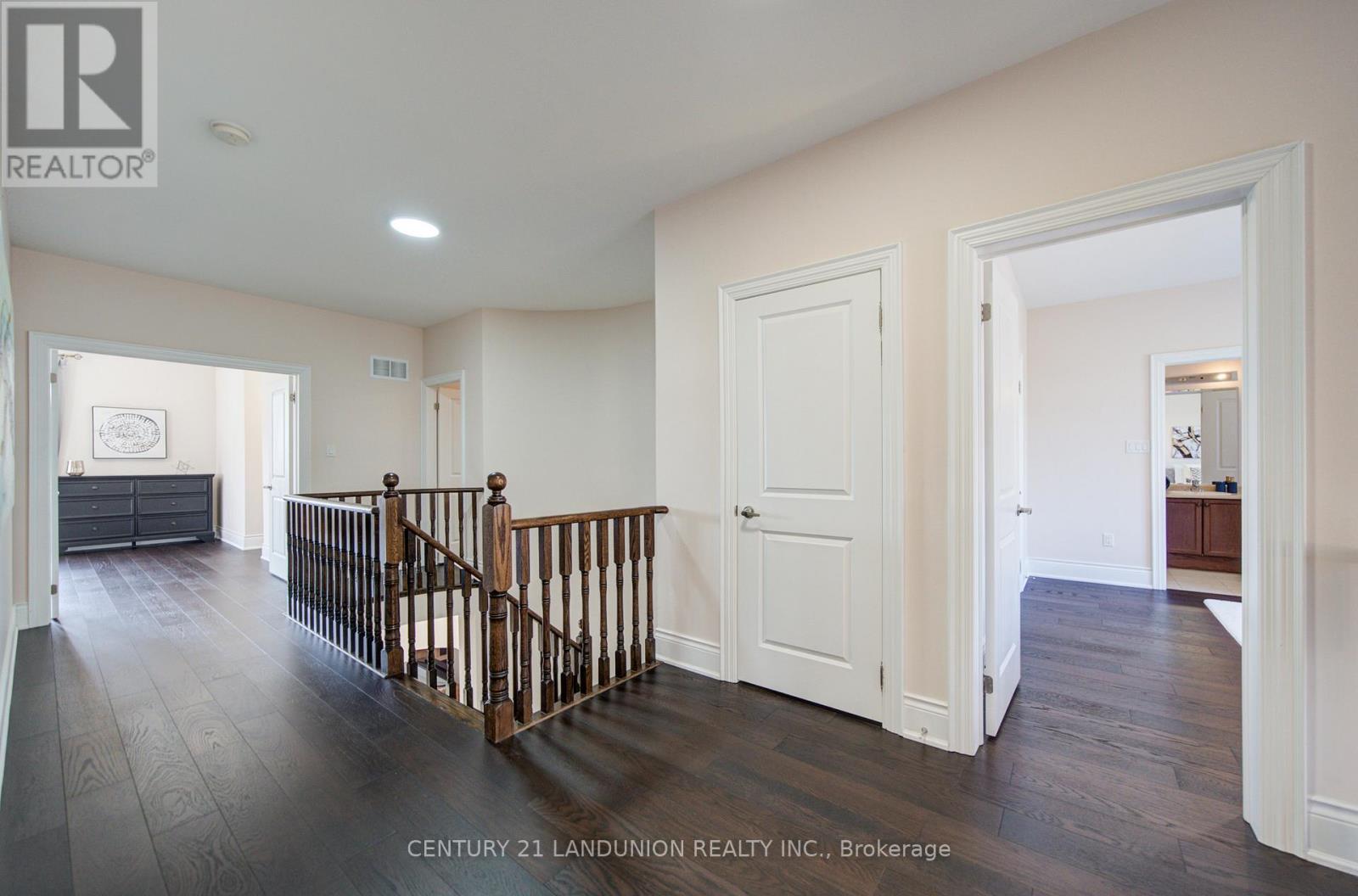 101 SILVER STERLING CRESCENT - 27