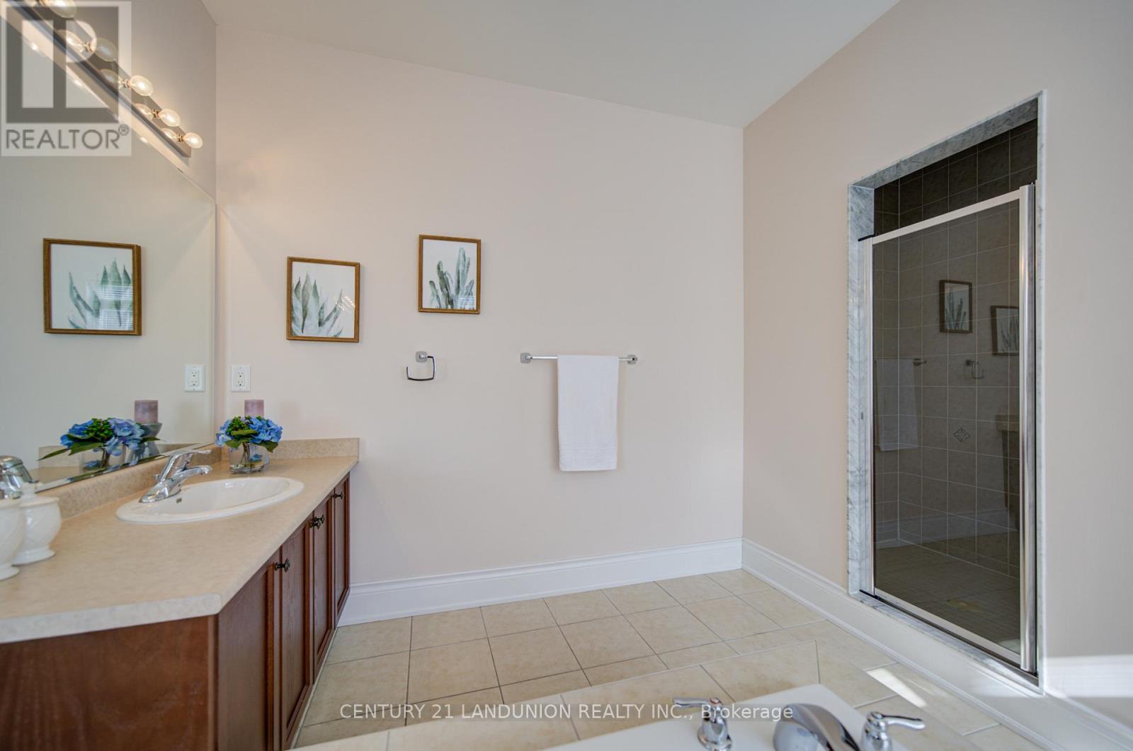 101 SILVER STERLING CRESCENT - 36