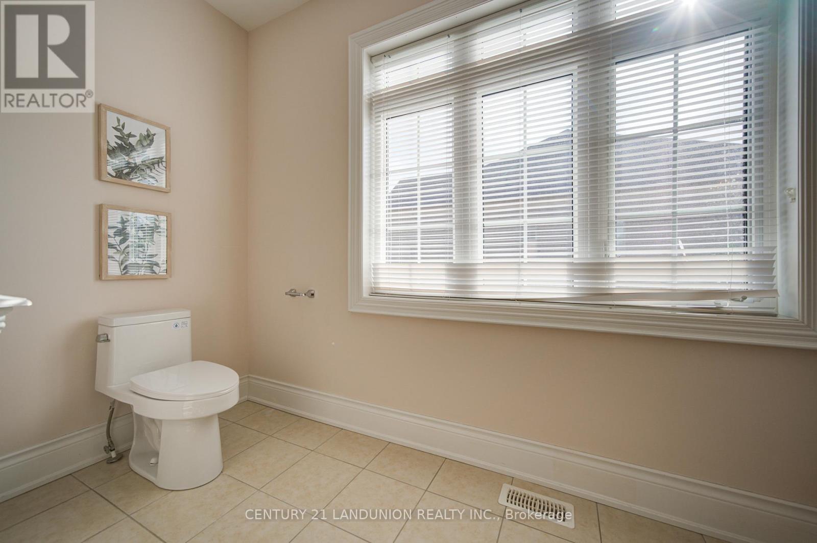 101 SILVER STERLING CRESCENT - 37