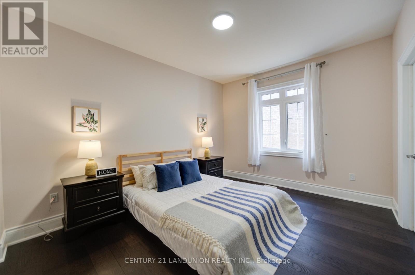 101 SILVER STERLING CRESCENT - 38
