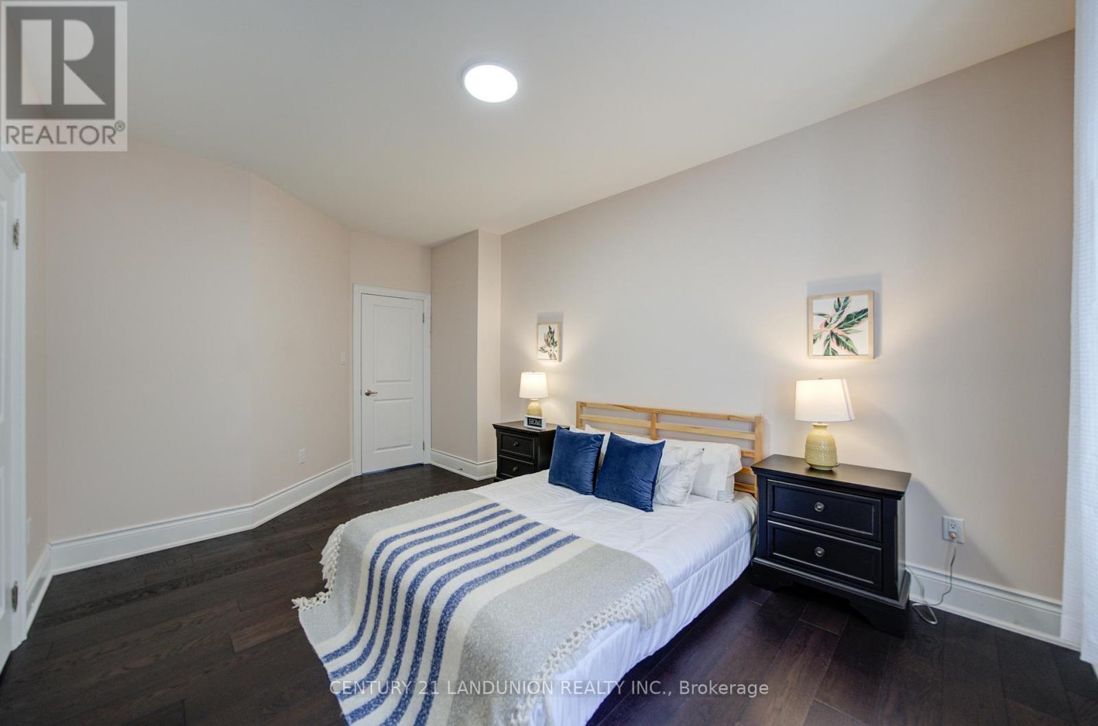 101 SILVER STERLING CRESCENT - 39